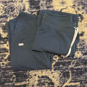 Figs Deep Blue Scrub Ensemble